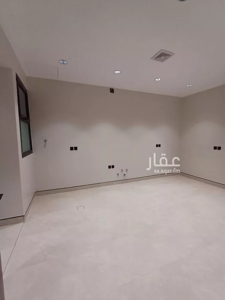 Floor for Sale in Riyadh Al Janadriyah