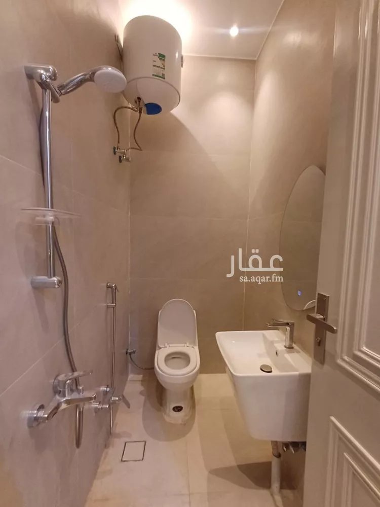 فيلا للبيع في شارع أبي أحمد القيسي, حي الرمال, مدينة الرياض, منطقة الرياض 7