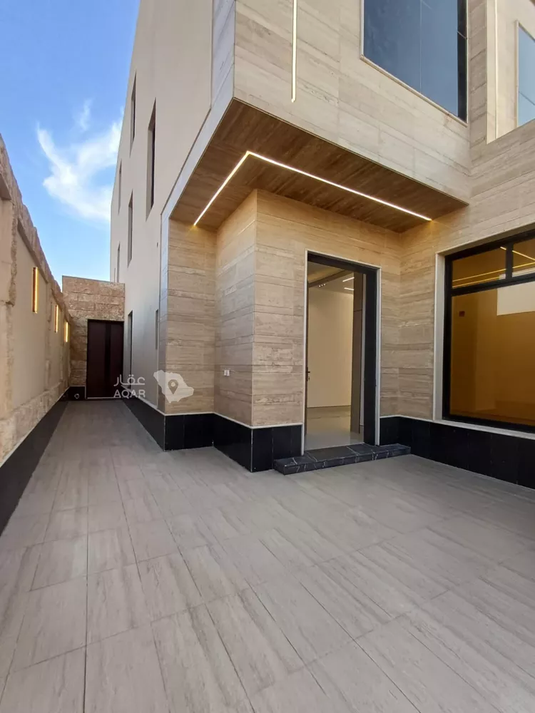 Floor for Sale in Riyadh An Nadhim 2