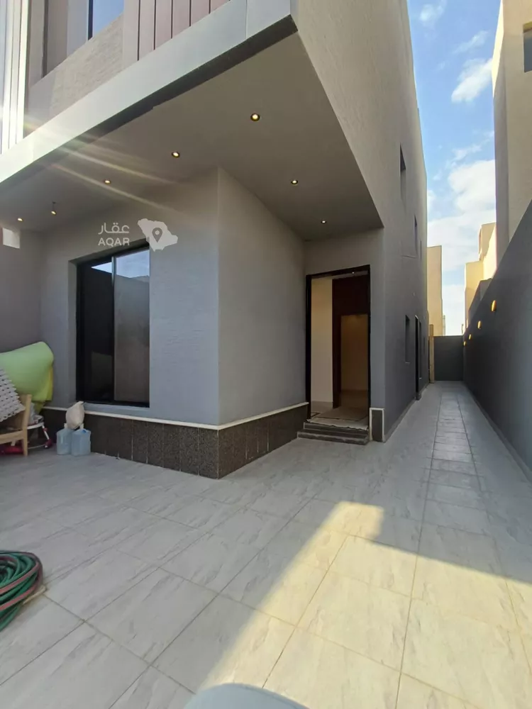 دور للبيع في شارع جرير بن حازم, حي الرمال, مدينة الرياض, منطقة الرياض