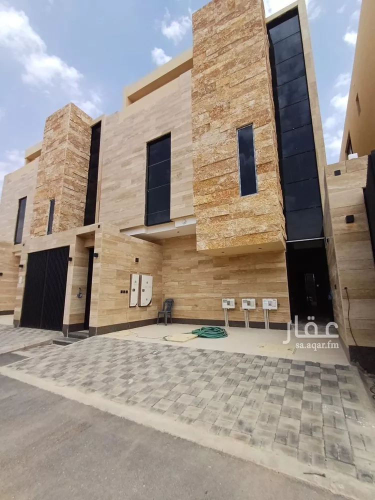 Floor for Sale in Riyadh Al Maizilah