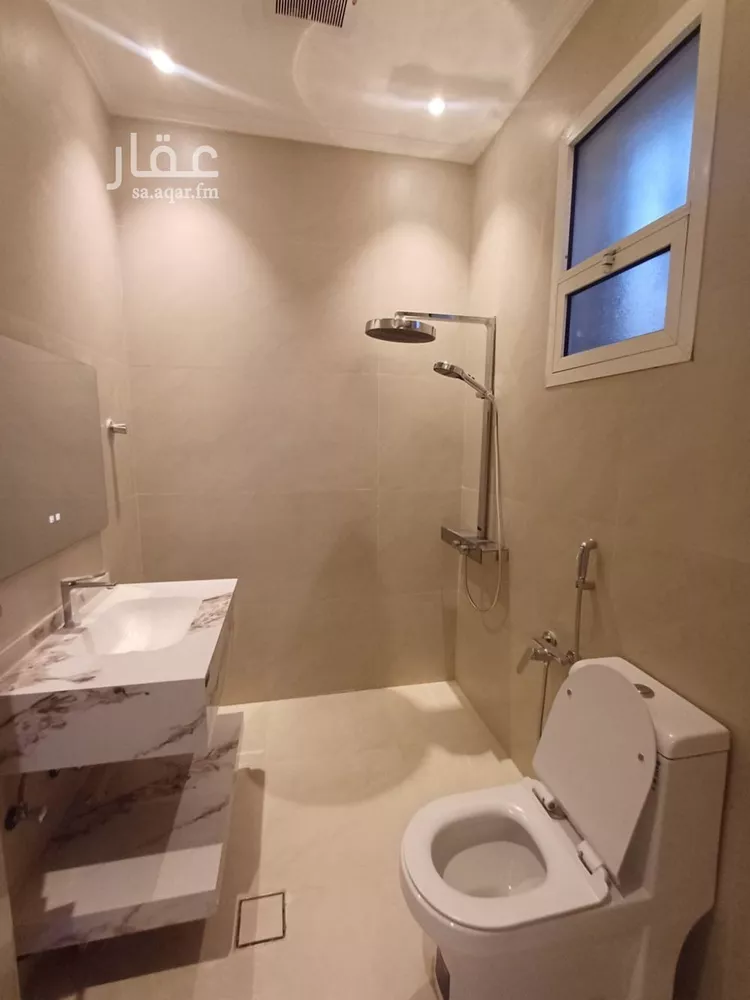 فيلا للبيع في شارع أبي أحمد القيسي, حي الرمال, مدينة الرياض, منطقة الرياض 12