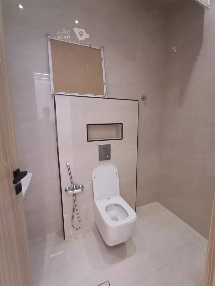 Floor for Sale in Riyadh An Nadhim 11