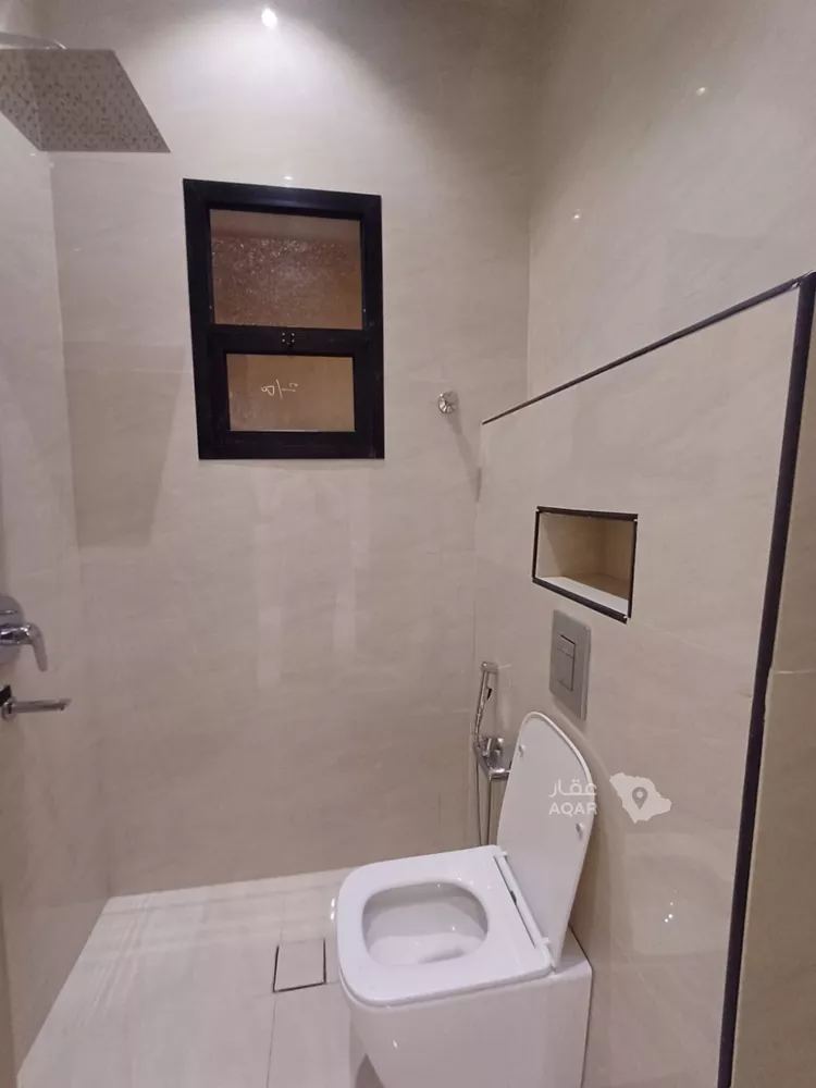 Floor for Sale in Riyadh An Nadhim 16