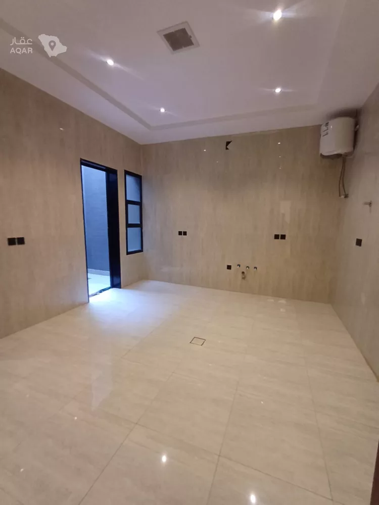 دور للبيع في شارع جرير بن حازم, حي الرمال, مدينة الرياض, منطقة الرياض 5