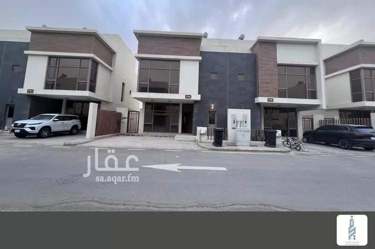 فيلا للبيع في شارع أحمد بن محمد بن الصباغ, حي المونسية, مدينة الرياض, منطقة الرياض صورة 3
