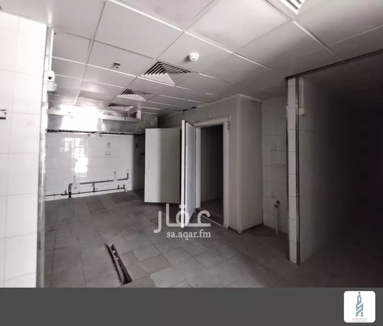 عمارة للإيجار في شارع الامير سلطان ابن عبدالعزيز, حي العليا, مدينة الرياض, منطقة الرياض 13
