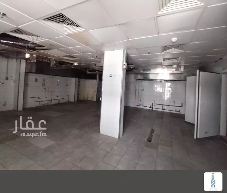 عمارة للإيجار في شارع الامير سلطان ابن عبدالعزيز, حي العليا, مدينة الرياض, منطقة الرياض 15