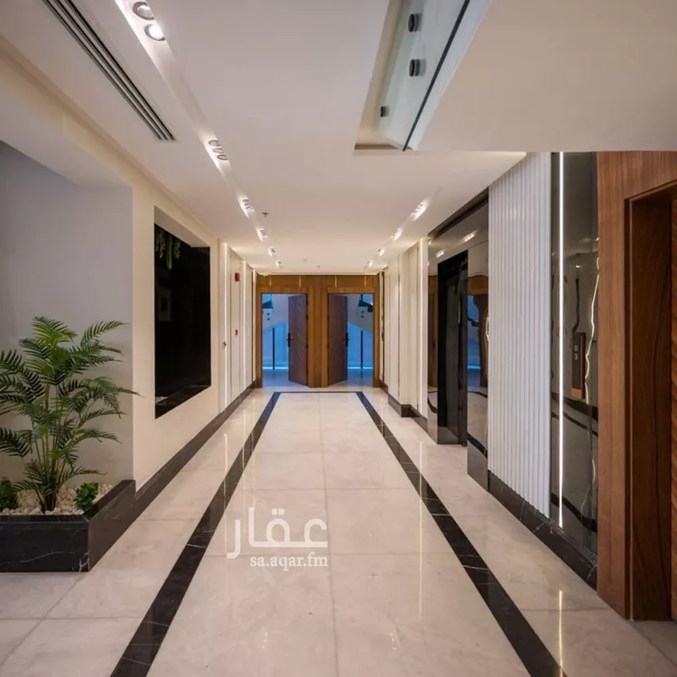 فيلا للبيع في شارع جرير بن عبدالله البجلي, حي مغرزات, مدينة الرياض, منطقة الرياض صورة 3