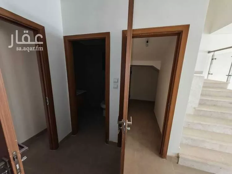 فيلا للإيجار في شارع ظافر بن قاسم ، حي مطار الملك خالد الدولي ، الرياض ، منطقة الرياض صورة 4