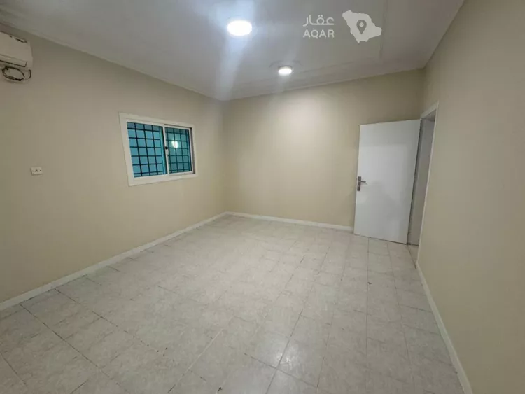 فيلا للبيع في شارع الطوال, حي إشبيلية, مدينة الرياض, منطقة الرياض 5