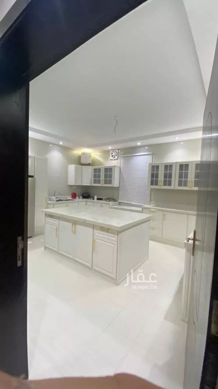 فيلا للبيع في شارع حمزة العدوي, حي العرفاء الغربية, مدينة الطائف, منطقة مكة المكرمة