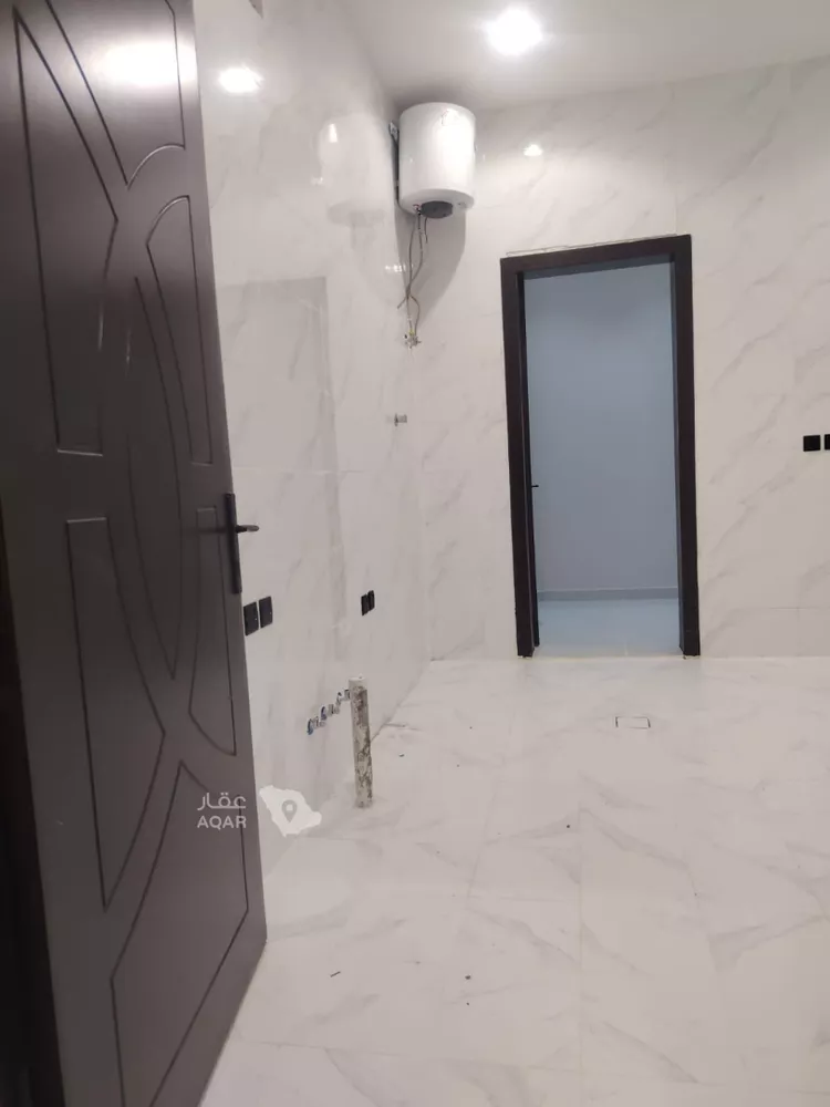 Floor for Sale in Thadiq Al Janadriyah 10