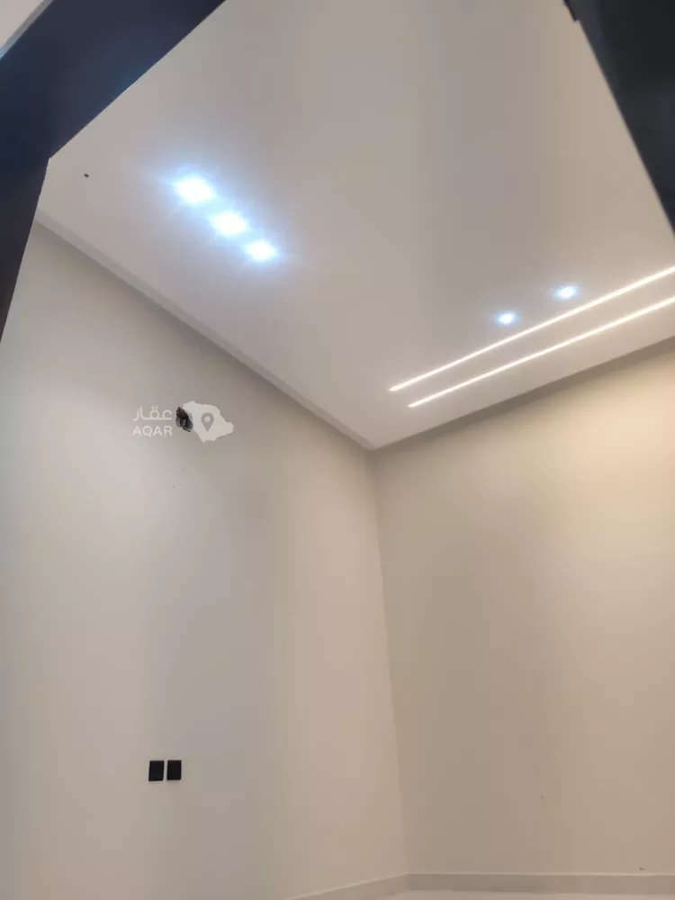 Floor for Sale in Thadiq Al Janadriyah 9