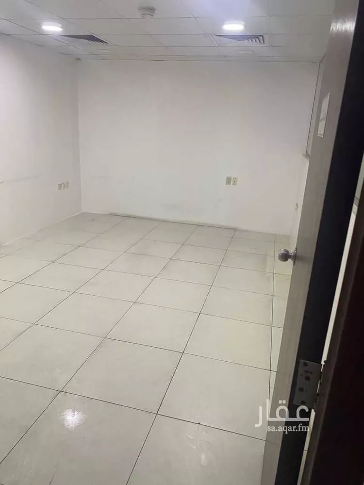 مكتب تجاري للإيجار في طريق الملك فهد بن عبدالعزيز ، حي الخبر الشمالية ، الخبر ، الخبر