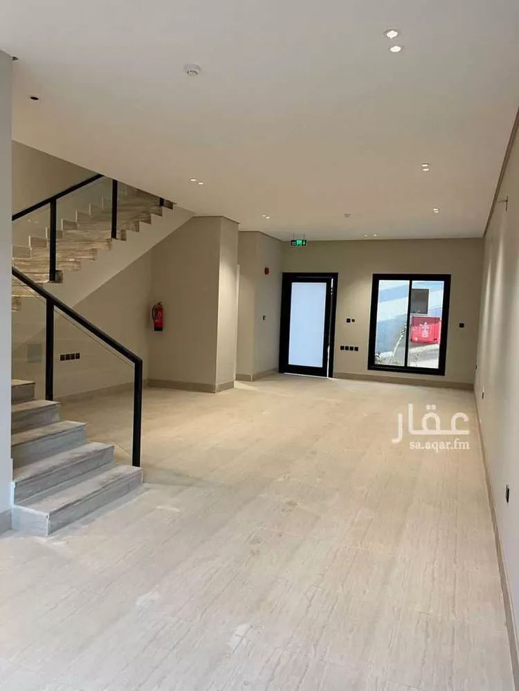 فيلا للبيع في شارع يوسف اللخمي, حي الرمال, مدينة الرياض, منطقة الرياض 8