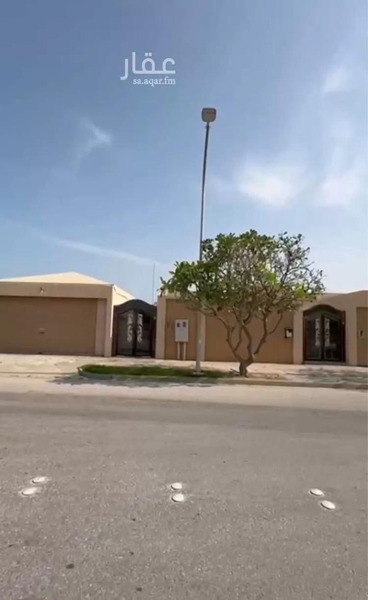 فيلا للبيع في شارع الخليج 5, حي الاحياء الشرقيه, مدينة مدينه الجبيل الصناعيه, المنطقة الشرقية 1 صورة