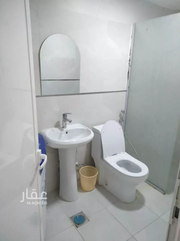 عمارة للإيجار في شارع السادس عشر, حي العقربية, مدينة الخبر, المنطقة الشرقية صورة 2