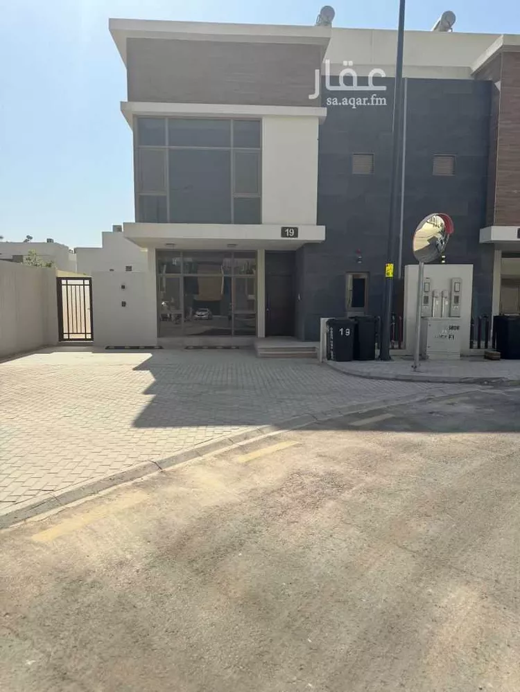 فيلا للبيع في شارع بدون, حي المونسية, مدينة الرياض, منطقة الرياض