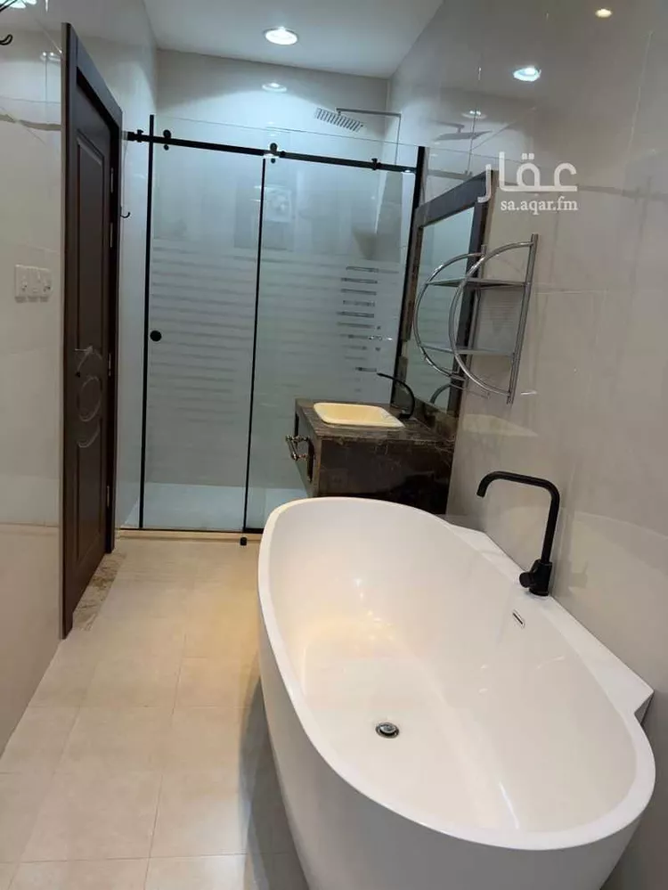 فيلا للبيع في شارع عبدالرحمن بن مرشد, حي المهدية, مدينة الرياض, منطقة الرياض 21