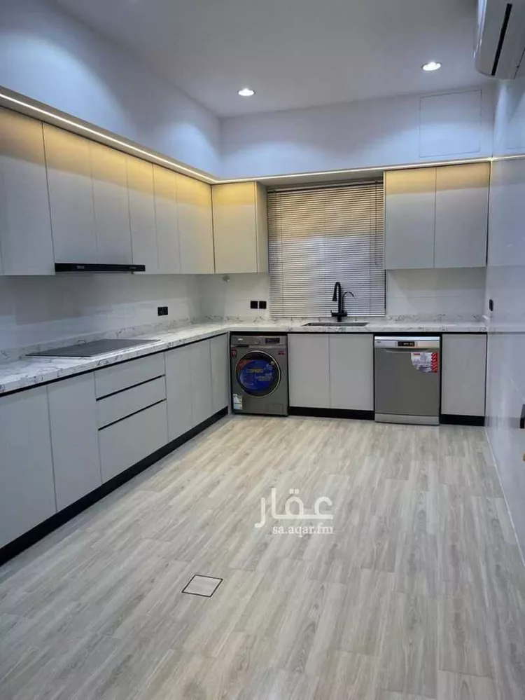 فيلا للبيع في شارع عبدالرحمن بن مرشد, حي المهدية, مدينة الرياض, منطقة الرياض 6