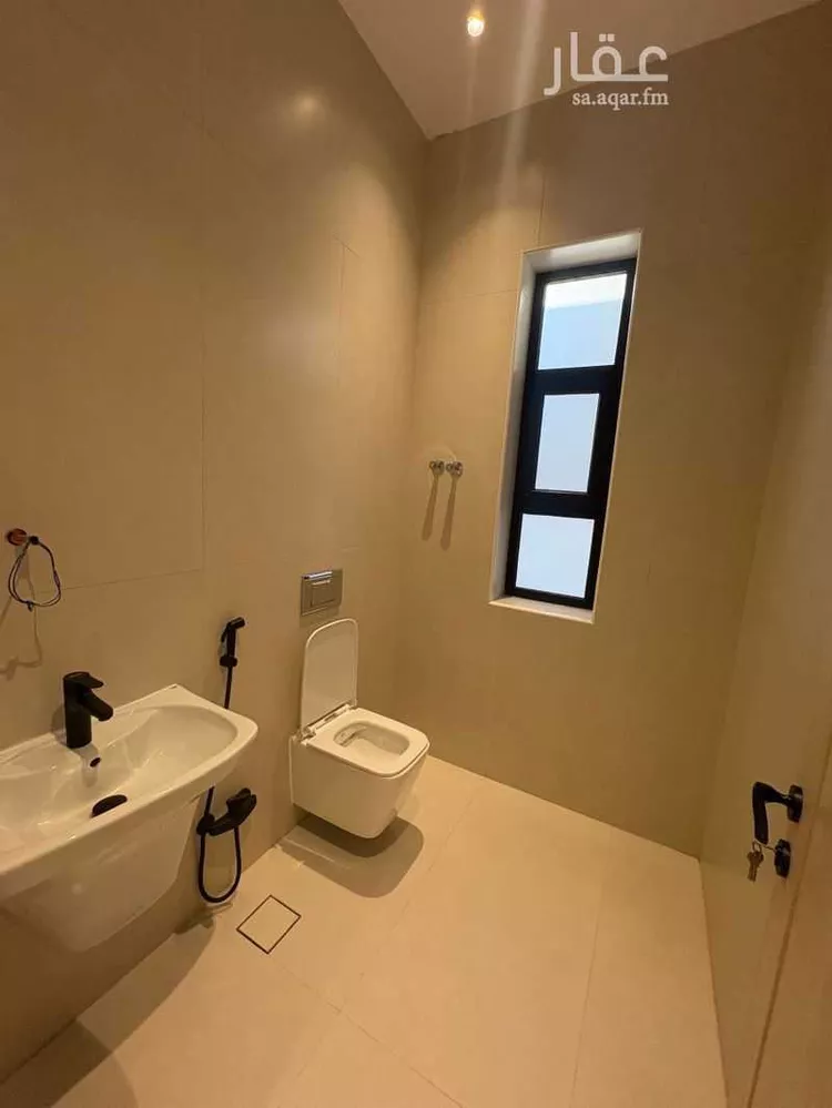 فيلا للبيع في شارع محمد الكاتب, حي الشاطئ الغربي, مدينة الدمام, المنطقة الشرقية صورة 5