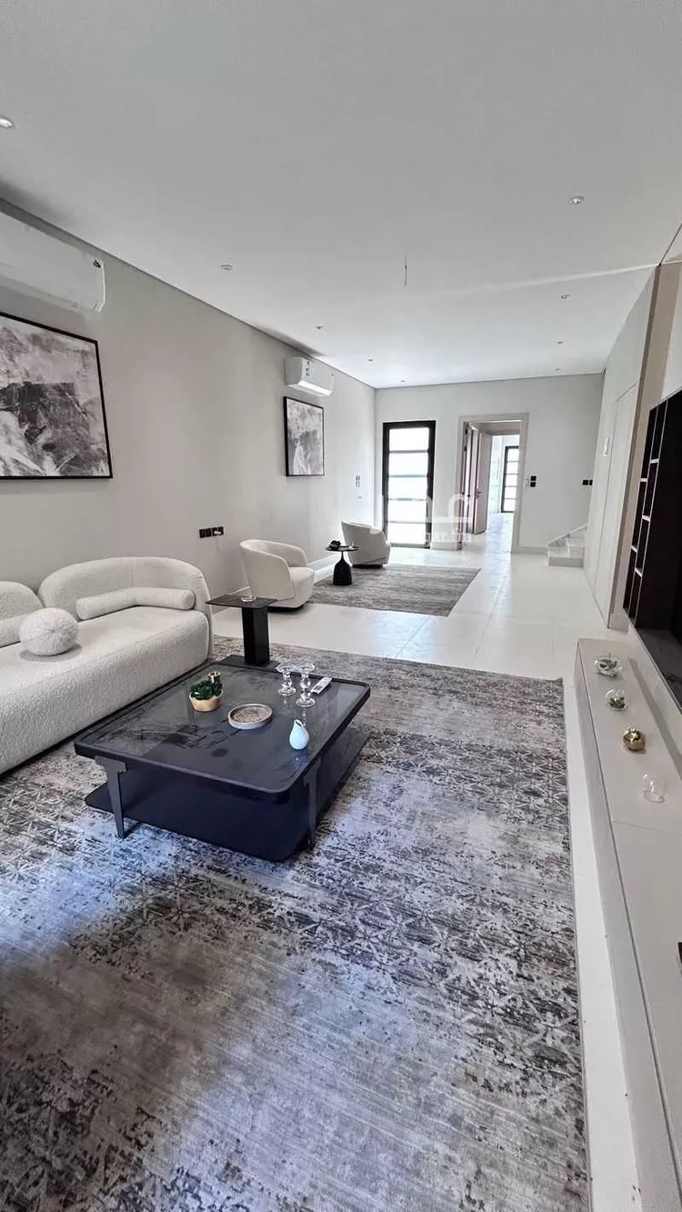 فيلا للبيع في شارع حسان ابن ثابت, حي المزروعية, مدينة الدمام, المنطقة الشرقية صورة 2