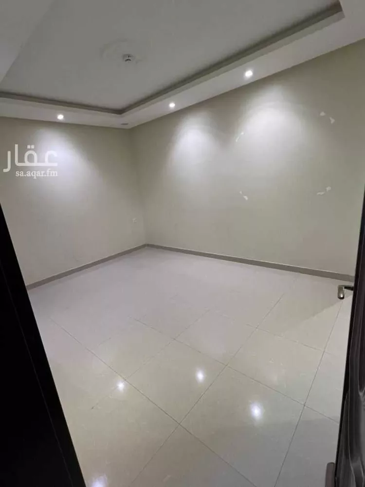 مكتب تجاري للإيجار في شارع العيينة, حي ظهرة لبن, مدينة الرياض, منطقة الرياض صورة 2