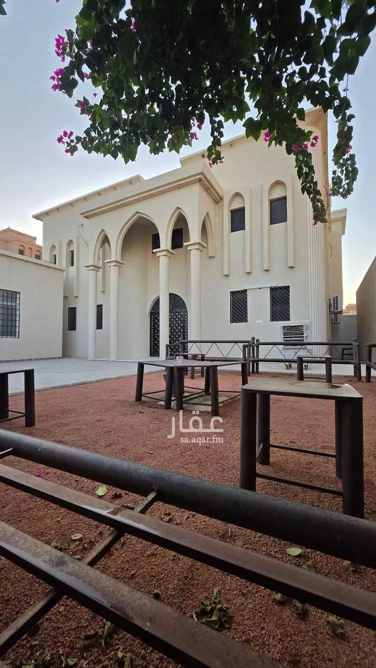 فيلا للإيجار في شارع سهيل حسن قاضي, حي الفايزية, مدينة بريدة, منطقة القصيم