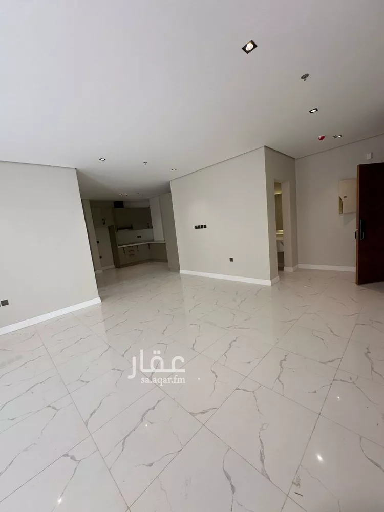 شقة للبيع في شارع ابن الكعكي, حي الضباط, مدينة الرياض, منطقة الرياض صورة 2