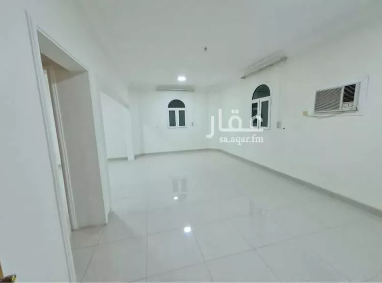 فيلا للبيع في شارع حكيم بن طفيل, حي الروضة, مدينة الرياض, منطقة الرياض صورة 2