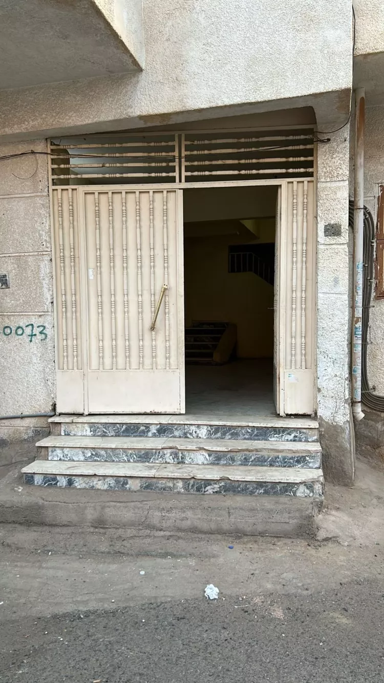 عمارة للبيع في شارع ثابت ابن احمد, حي الدرع, مدينة المدينة المنورة, منطقة المدينة المنورة