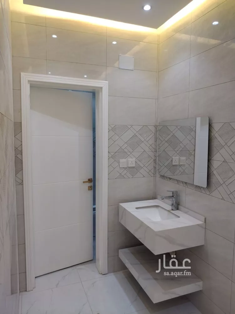شقة للبيع في شارع نافع بن ثابت بن الزبير, حي الملك فهد, مدينة المدينه المنوره, منطقة المدينة المنورة صورة 3
