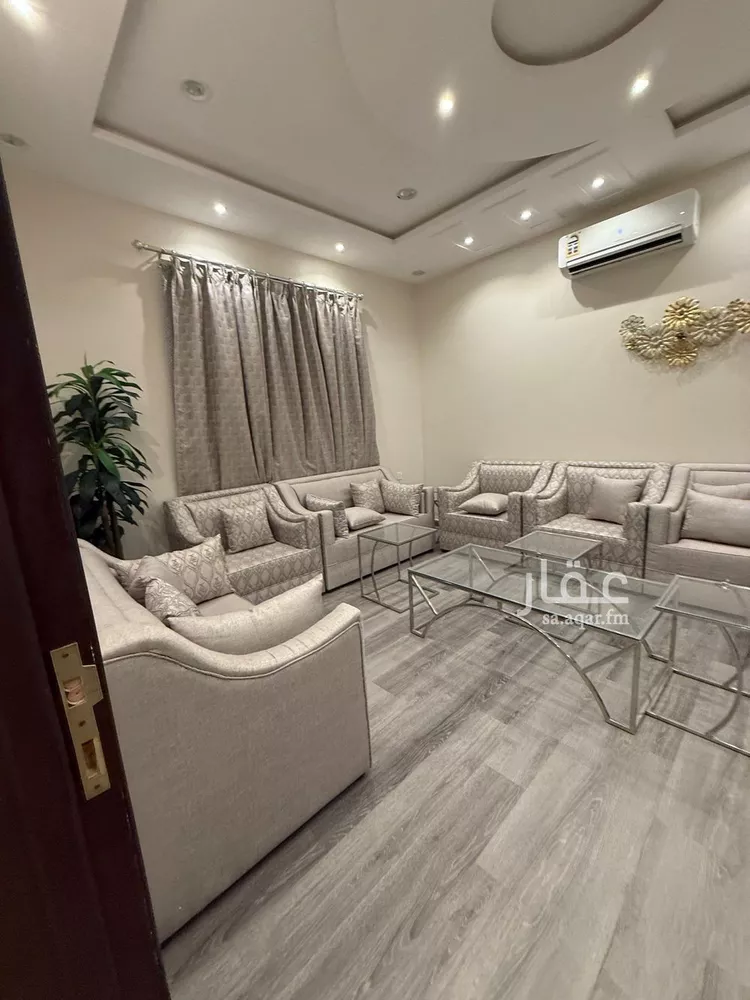 فيلا للبيع في شارع إبراهيم بن عبدالله آل حسين, حي ظهرة لبن, مدينة الرياض, منطقة الرياض صورة 2