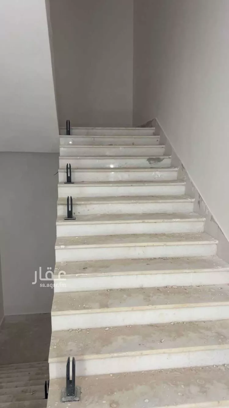 عمارة للبيع في شارع محمد بن القزاز, حي الجنادرية, مدينة الرياض, منطقة الرياض 7