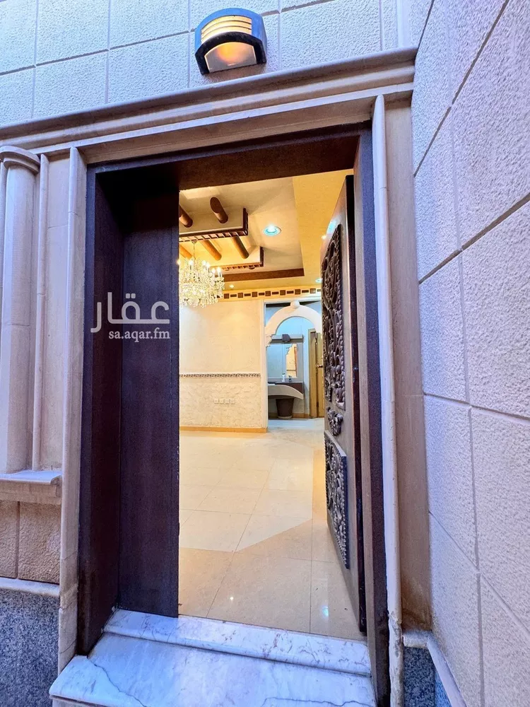 فيلا للبيع في شارع حمد بن بسام, حي الحمراء, مدينة الرياض, منطقة الرياض صورة 3