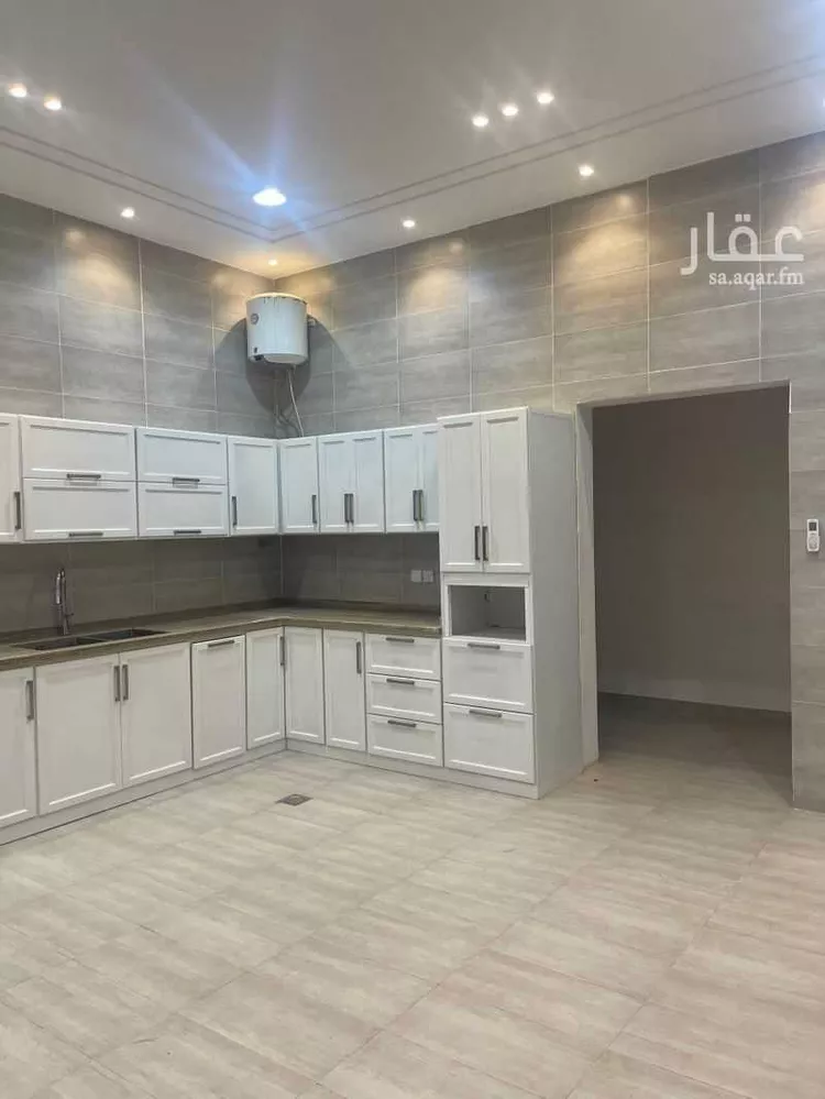 فيلا للإيجار في شارع رقم 233, حي الملقا, مدينة الرياض, منطقة الرياض 12