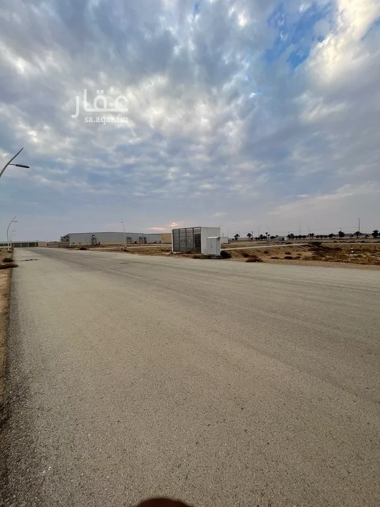 أرض للبيع في شارع الملك عبدالعزيز, حي الشقة, مدينة بريدة, منطقة القصيم