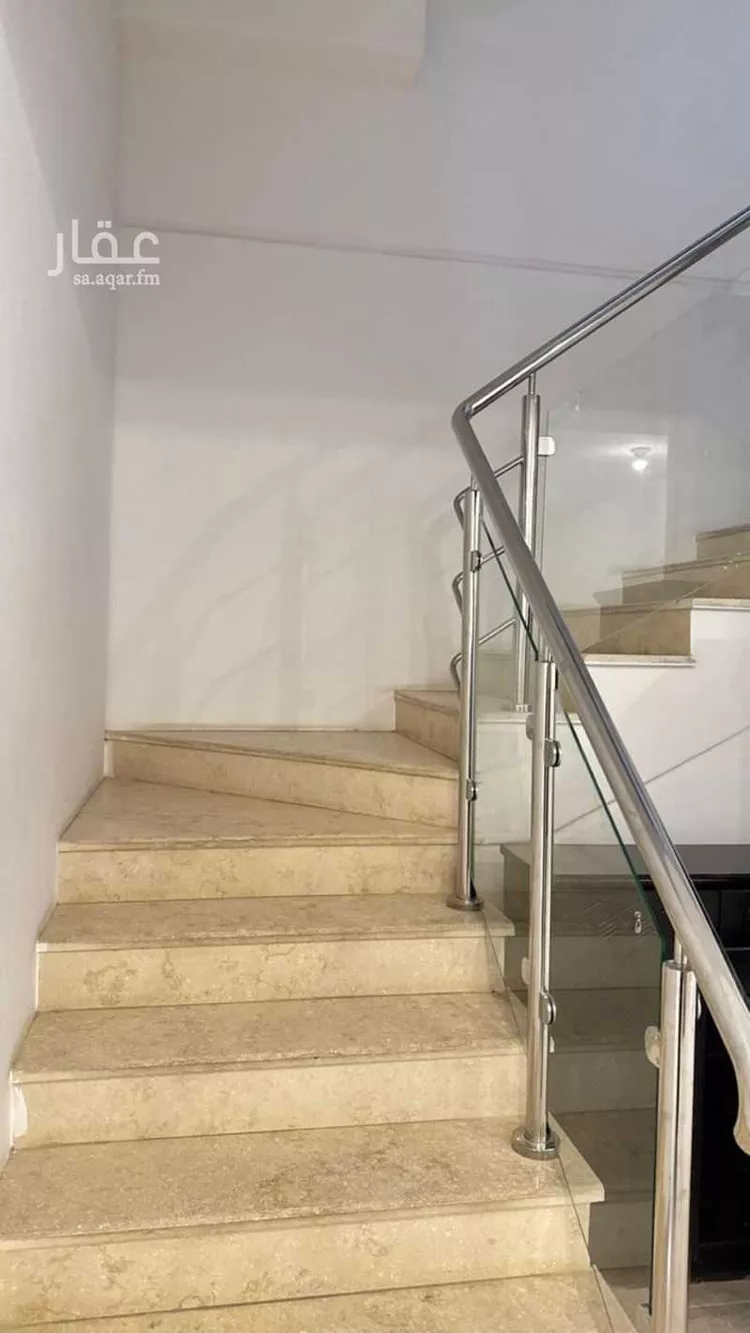 فيلا للإيجار في شارع محمد بن أبي الشرف, حي مطار الملك خالد الدولي, مدينة الرياض, منطقة الرياض 1 صورة