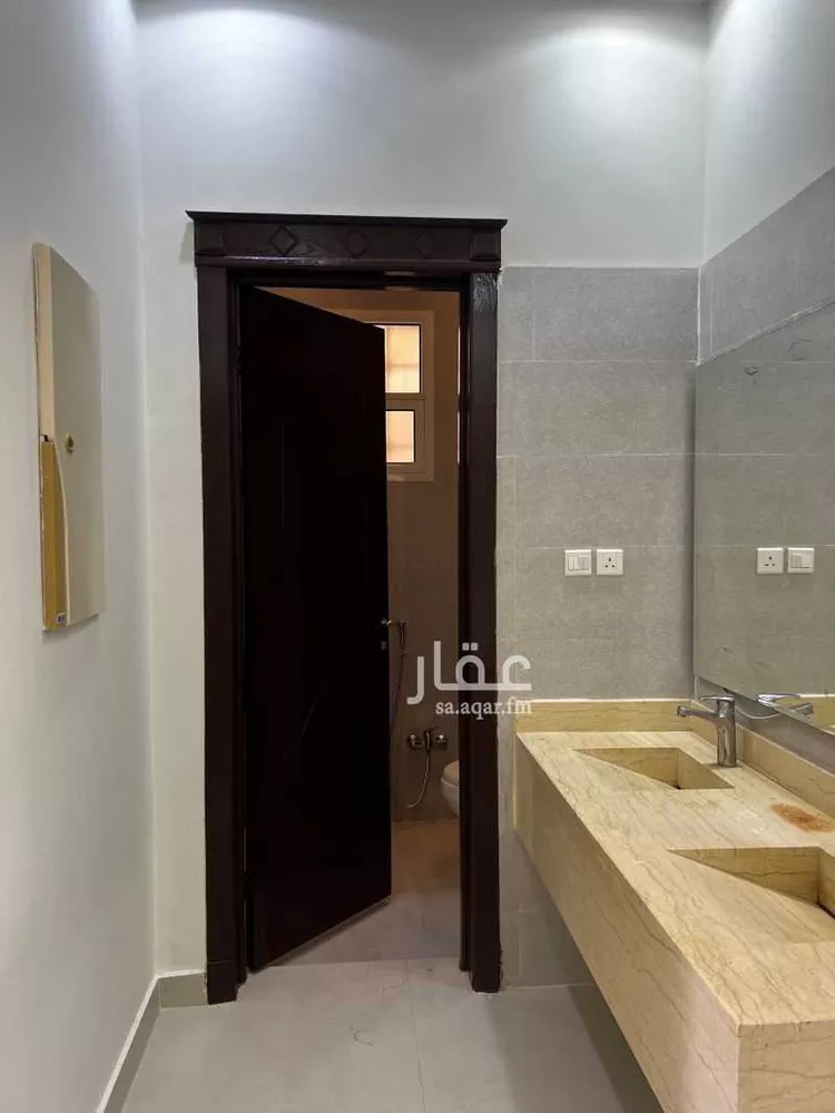 فيلا للإيجار في شارع أبي الفرج المبارك, حي العارض, مدينة الرياض, منطقة الرياض 1 صورة