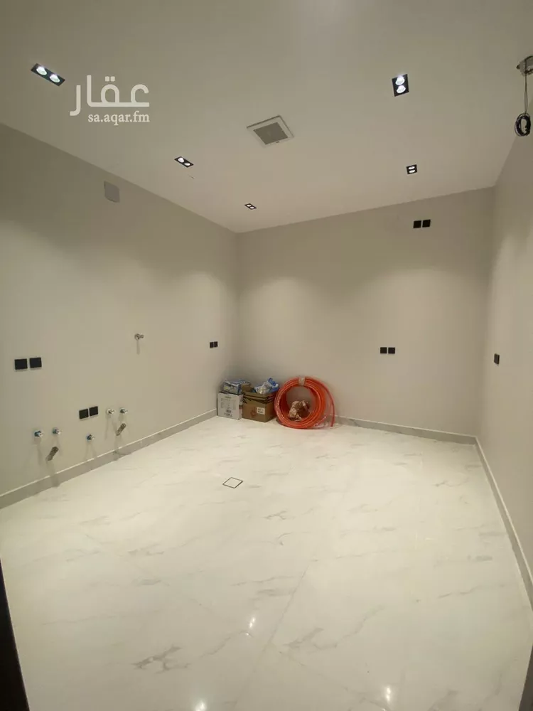 دور للبيع في شارع احمد بن عفيف, حي الجنادرية, مدينة الرياض, منطقة الرياض صورة 5