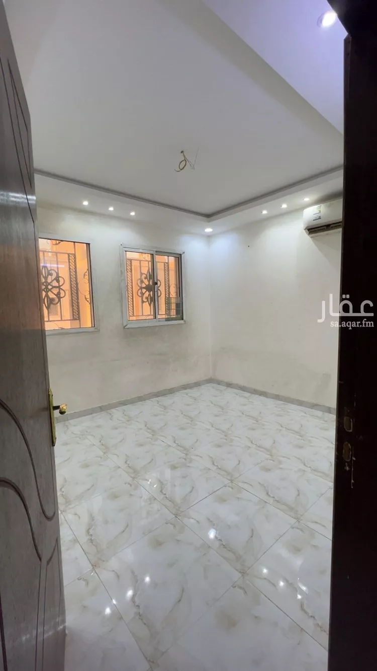 فيلا للإيجار في شارع عبدالفتاح راوه, حي الرمال, مدينة الرياض, منطقة الرياض