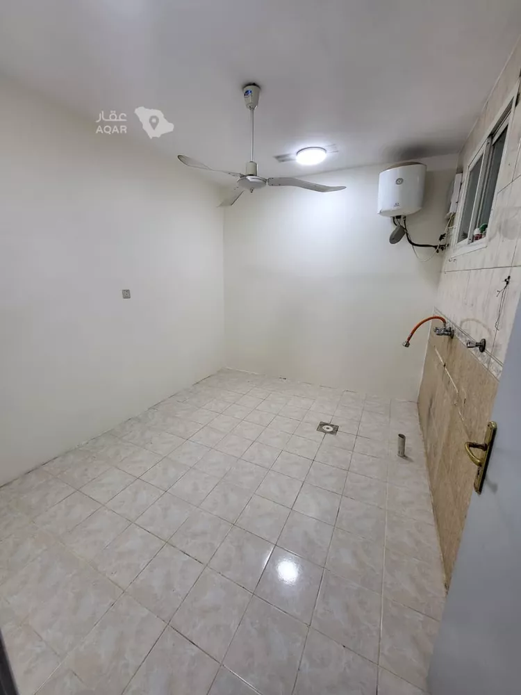 شقة للإيجار في شارع عيينه ابن اسماء, حي الهلال, مدينة بريدة, منطقة القصيم 10