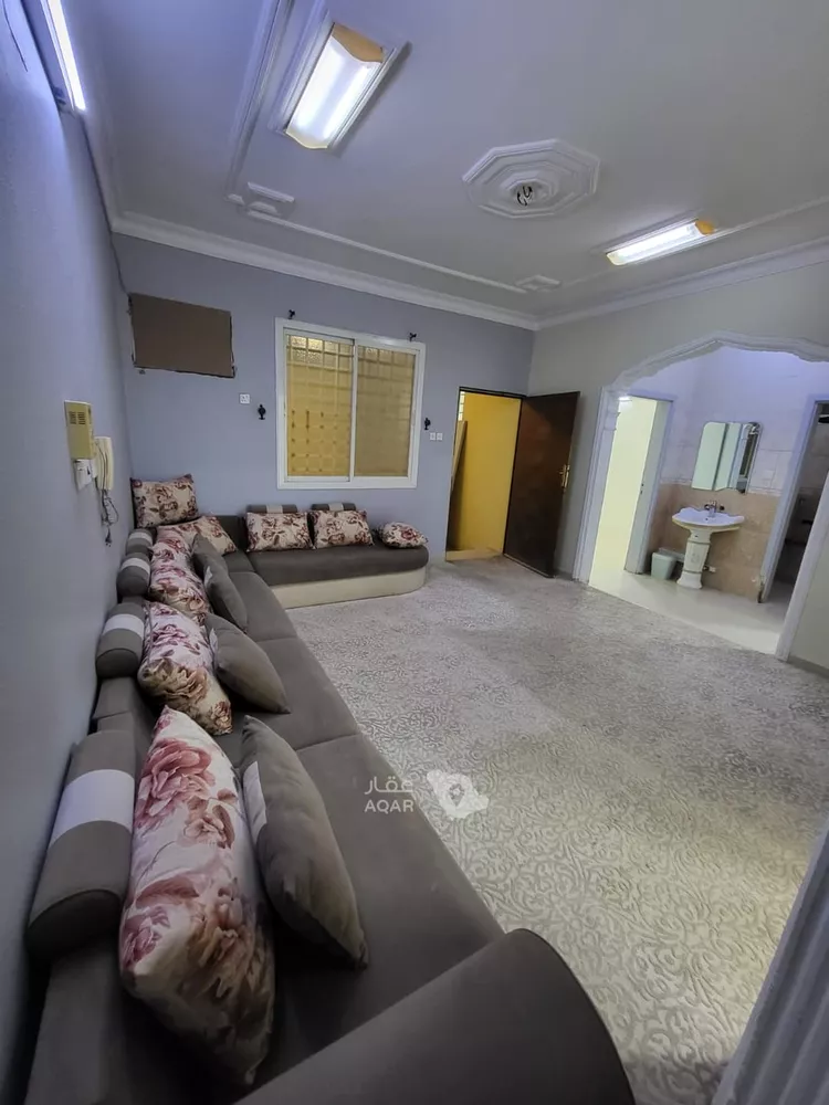 شقة للإيجار في شارع عيينه ابن اسماء, حي الهلال, مدينة بريدة, منطقة القصيم 11
