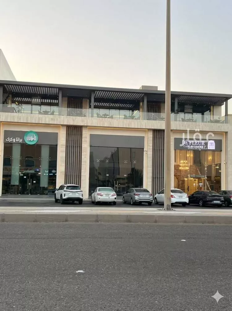 محل للإيجار في شارع الامير مقرن ابن عبدالعزيز, حي المروج, مدينة ينبع, منطقة المدينة المنورة صورة 2