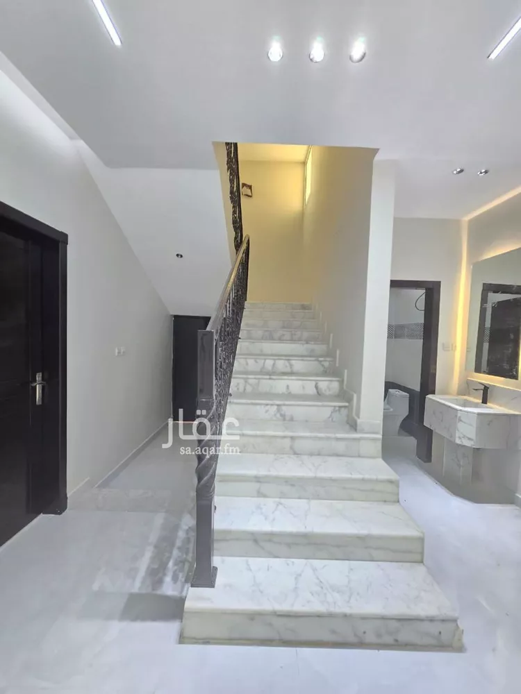فيلا للبيع في شارع جبل الريث , حي ظهرة لبن, مدينة الرياض, منطقة الرياض صورة 3