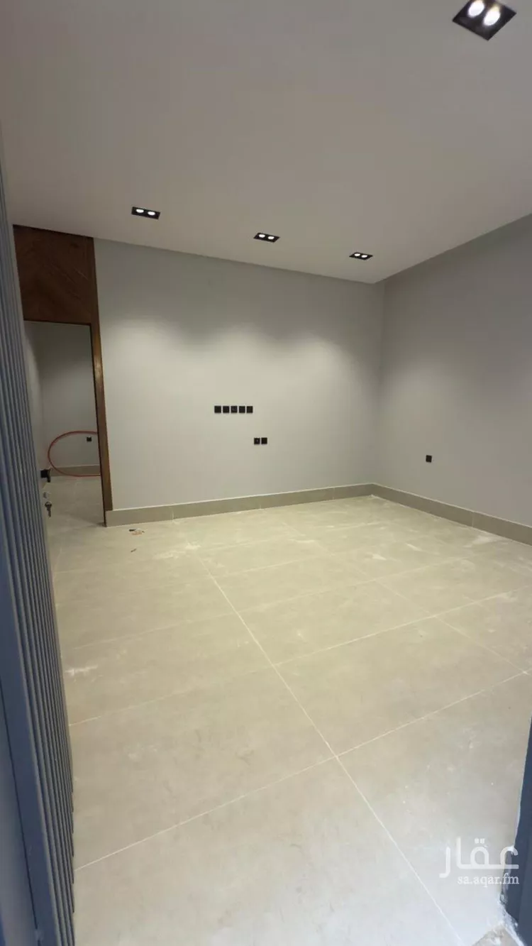 فيلا للبيع في شارع حسين الأبريقي, حي عكاظ, مدينة الرياض, منطقة الرياض صورة 5
