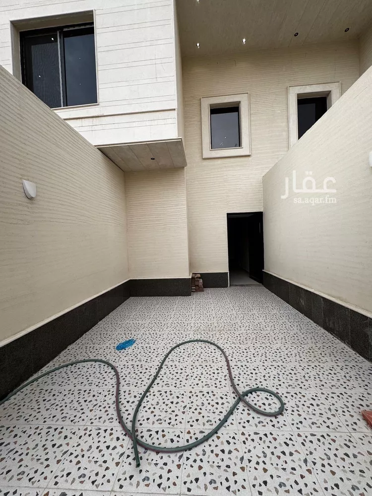 دور للبيع في شارع عبدالعزيز بن عبدالملك, حي طويق, مدينة الرياض, منطقة الرياض صورة 2