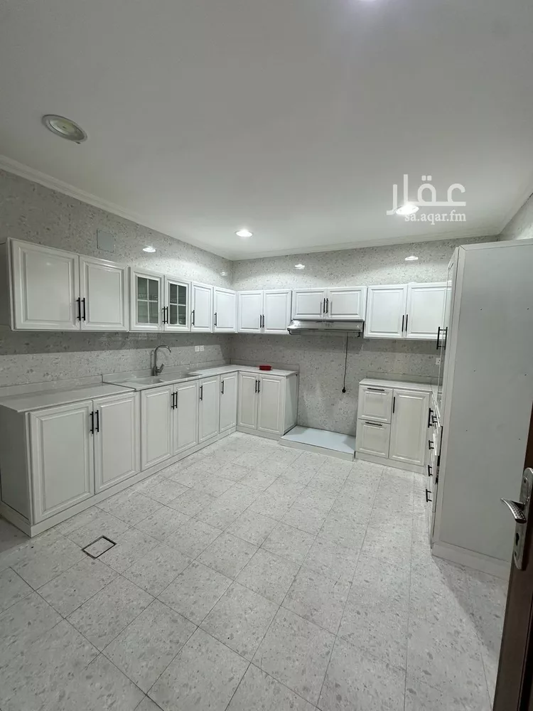 فيلا للإيجار في شارع هارون الخطيب, حي السليمانية, مدينة الرياض, منطقة الرياض 13