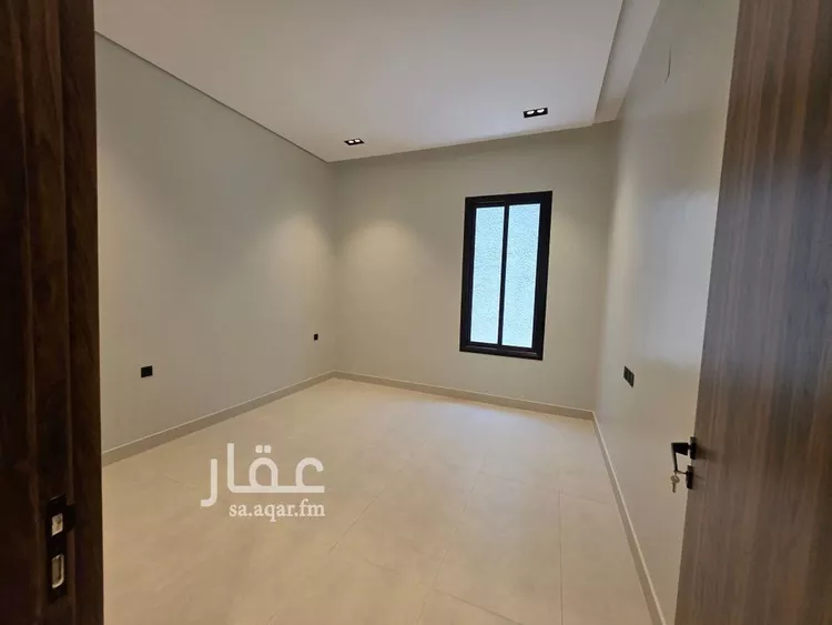 Floor for Sale in Riyadh Al Yarmouk 7